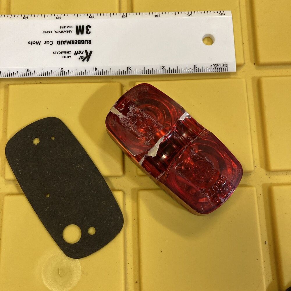 Vintage Signal-Stat 1203 Truck Marker Clearance Light Lamp & Lens NEW NOS